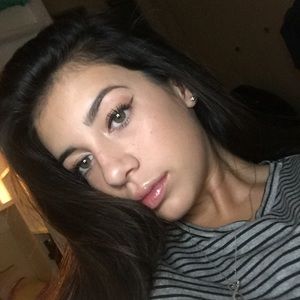 Meet your Posher, Maya